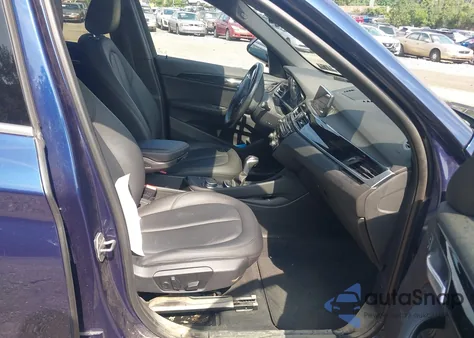 2017 BMW X1 xDrive28I z USA, uszkodzony, nr VIN WBXHT3C32H5F72371